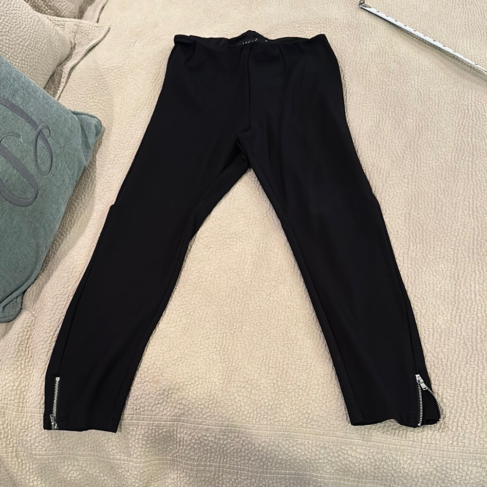 Black  Lysse’ Leggings with Zipper Detail